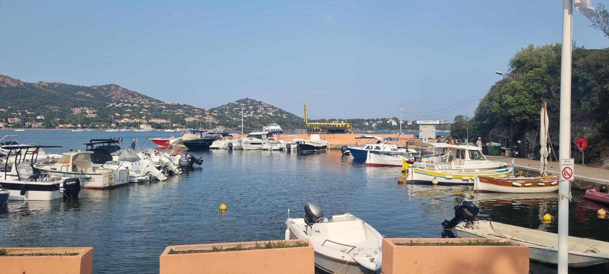 Agay Cap Esterel Village Allee Fleurs - F2 Clim Vue Golf Et Mer - Grande Terrasse Plein Sud Saint-Raphaël Dış mekan fotoğraf
