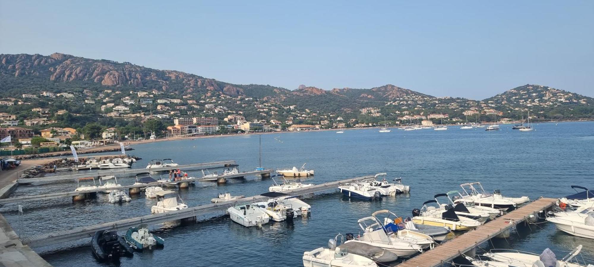 Agay Cap Esterel Village Allee Fleurs - F2 Clim Vue Golf Et Mer - Grande Terrasse Plein Sud Saint-Raphaël Dış mekan fotoğraf