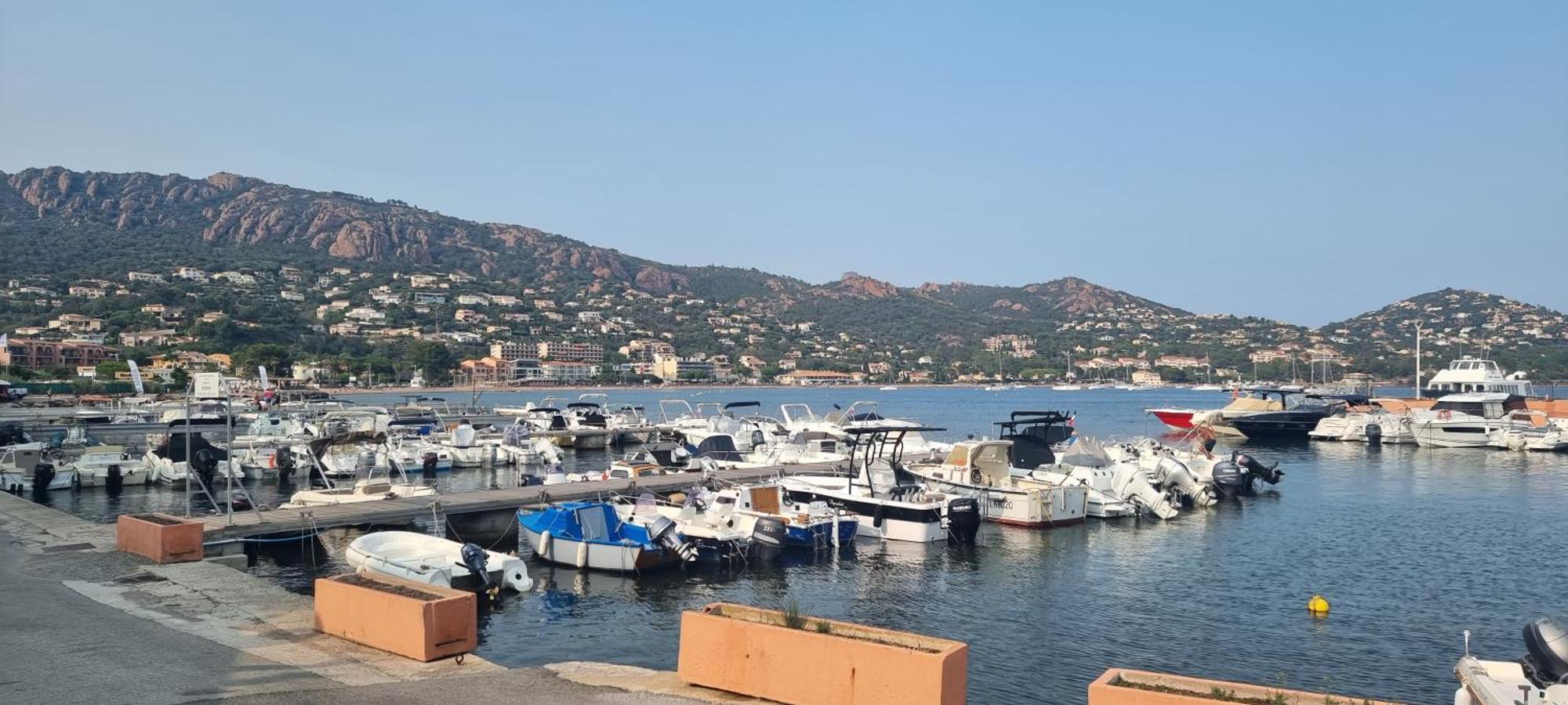 Agay Cap Esterel Village Allee Fleurs - F2 Clim Vue Golf Et Mer - Grande Terrasse Plein Sud Saint-Raphaël Dış mekan fotoğraf