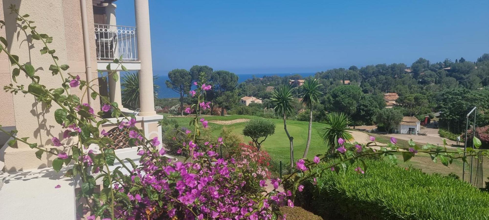 Agay Cap Esterel Village Allee Fleurs - F2 Clim Vue Golf Et Mer - Grande Terrasse Plein Sud Saint-Raphaël Dış mekan fotoğraf