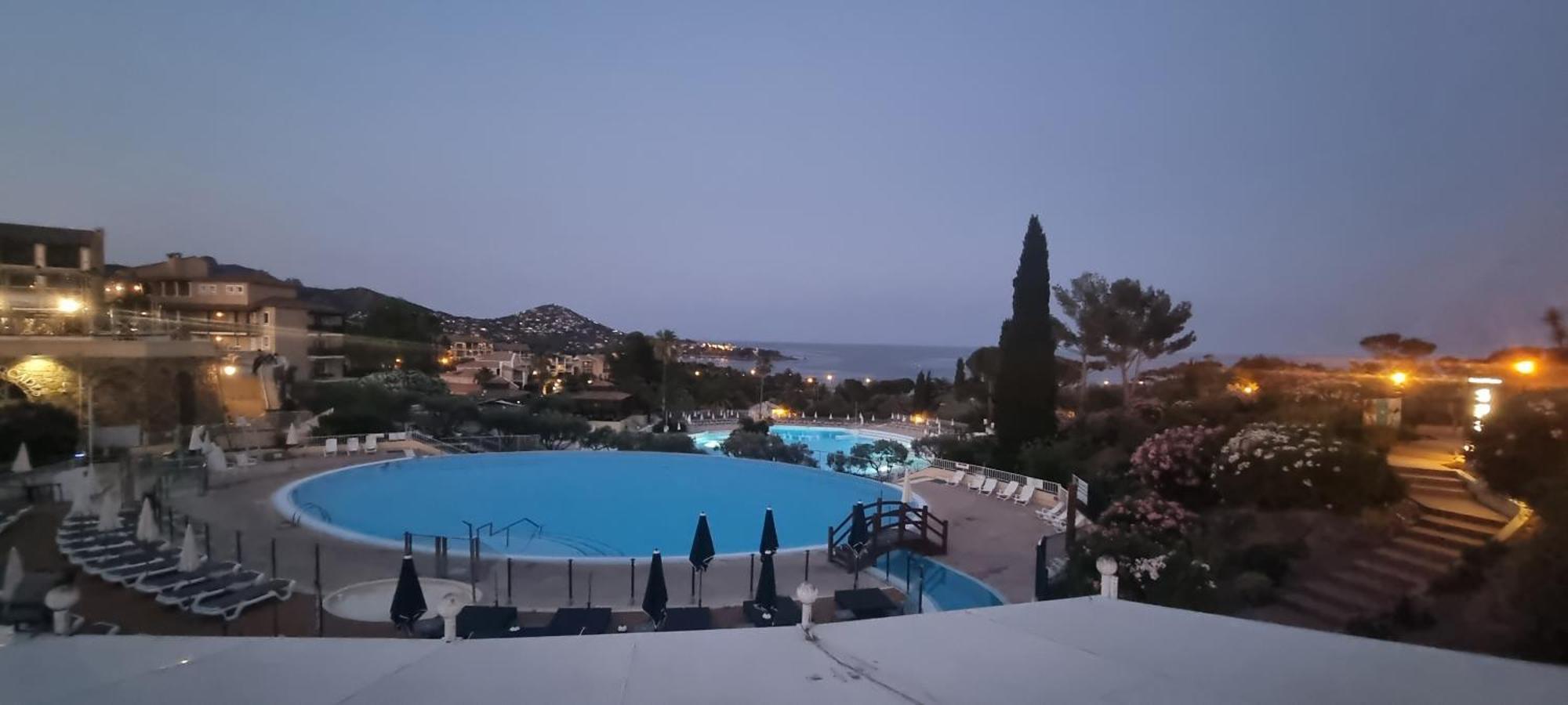Agay Cap Esterel Village Allee Fleurs - F2 Clim Vue Golf Et Mer - Grande Terrasse Plein Sud Saint-Raphaël Dış mekan fotoğraf