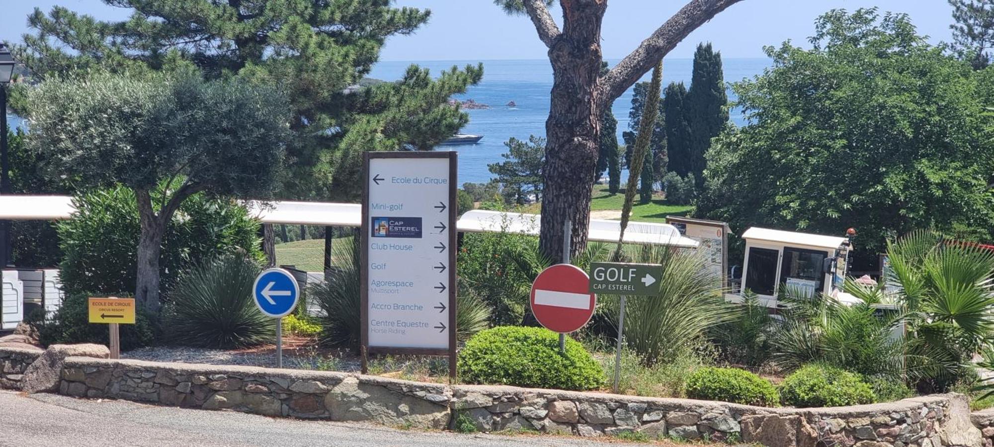 Agay Cap Esterel Village Allee Fleurs - F2 Clim Vue Golf Et Mer - Grande Terrasse Plein Sud Saint-Raphaël Dış mekan fotoğraf