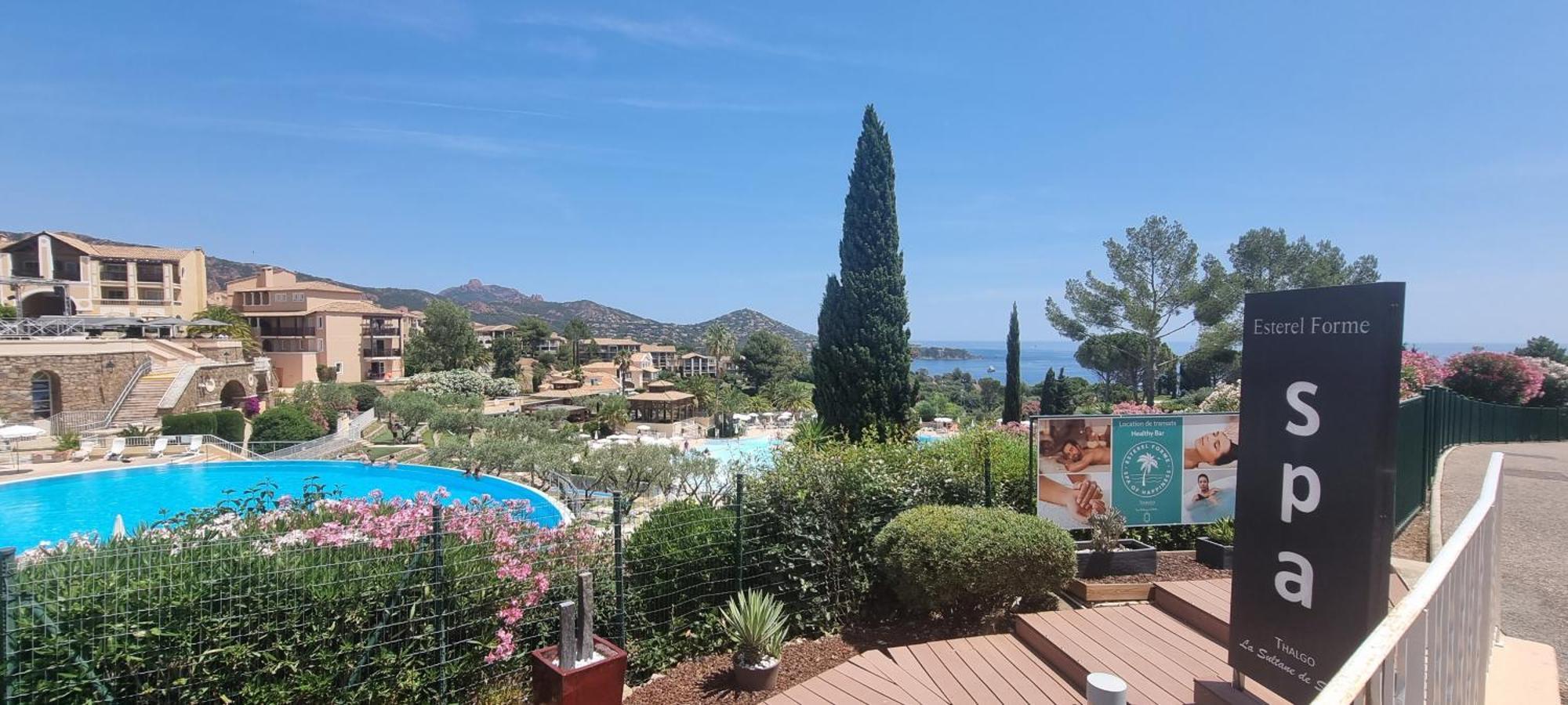 Agay Cap Esterel Village Allee Fleurs - F2 Clim Vue Golf Et Mer - Grande Terrasse Plein Sud Saint-Raphaël Dış mekan fotoğraf