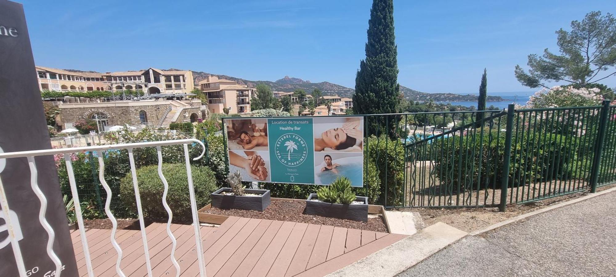 Agay Cap Esterel Village Allee Fleurs - F2 Clim Vue Golf Et Mer - Grande Terrasse Plein Sud Saint-Raphaël Dış mekan fotoğraf
