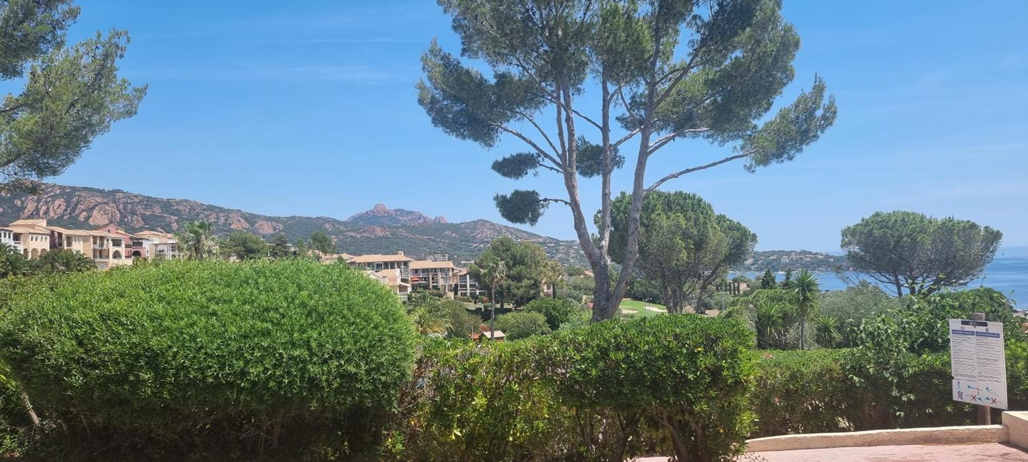 Agay Cap Esterel Village Allee Fleurs - F2 Clim Vue Golf Et Mer - Grande Terrasse Plein Sud Saint-Raphaël Dış mekan fotoğraf