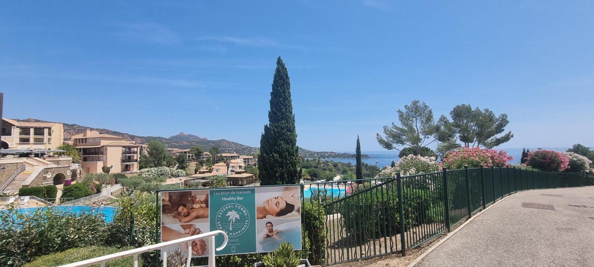 Agay Cap Esterel Village Allee Fleurs - F2 Clim Vue Golf Et Mer - Grande Terrasse Plein Sud Saint-Raphaël Dış mekan fotoğraf