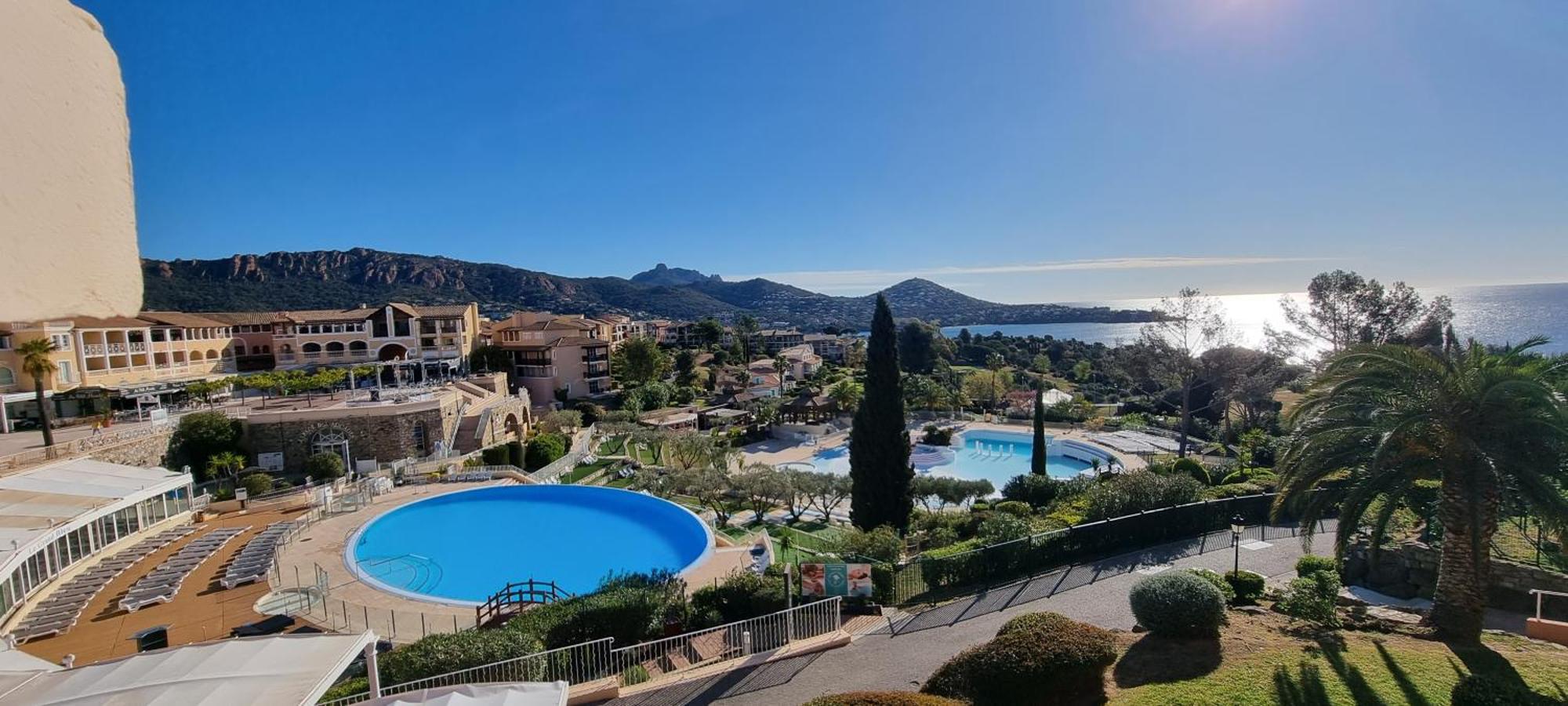 Agay Cap Esterel Village Allee Fleurs - F2 Clim Vue Golf Et Mer - Grande Terrasse Plein Sud Saint-Raphaël Dış mekan fotoğraf
