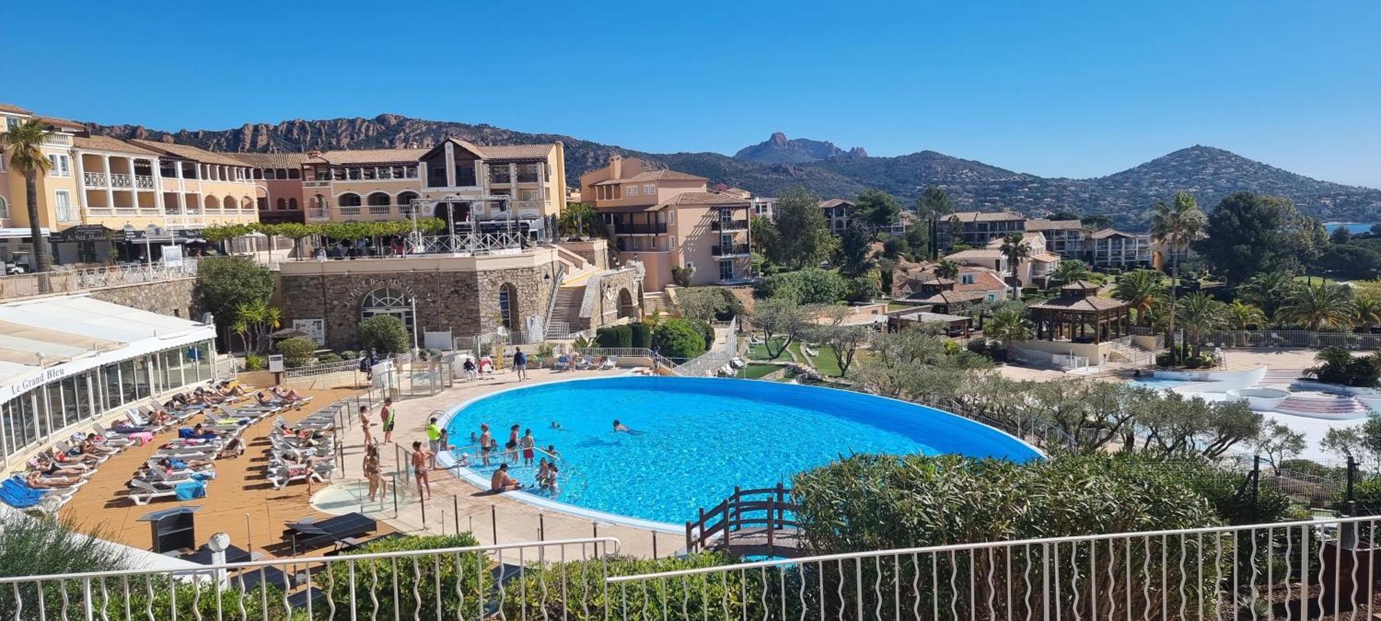 Agay Cap Esterel Village Allee Fleurs - F2 Clim Vue Golf Et Mer - Grande Terrasse Plein Sud Saint-Raphaël Dış mekan fotoğraf