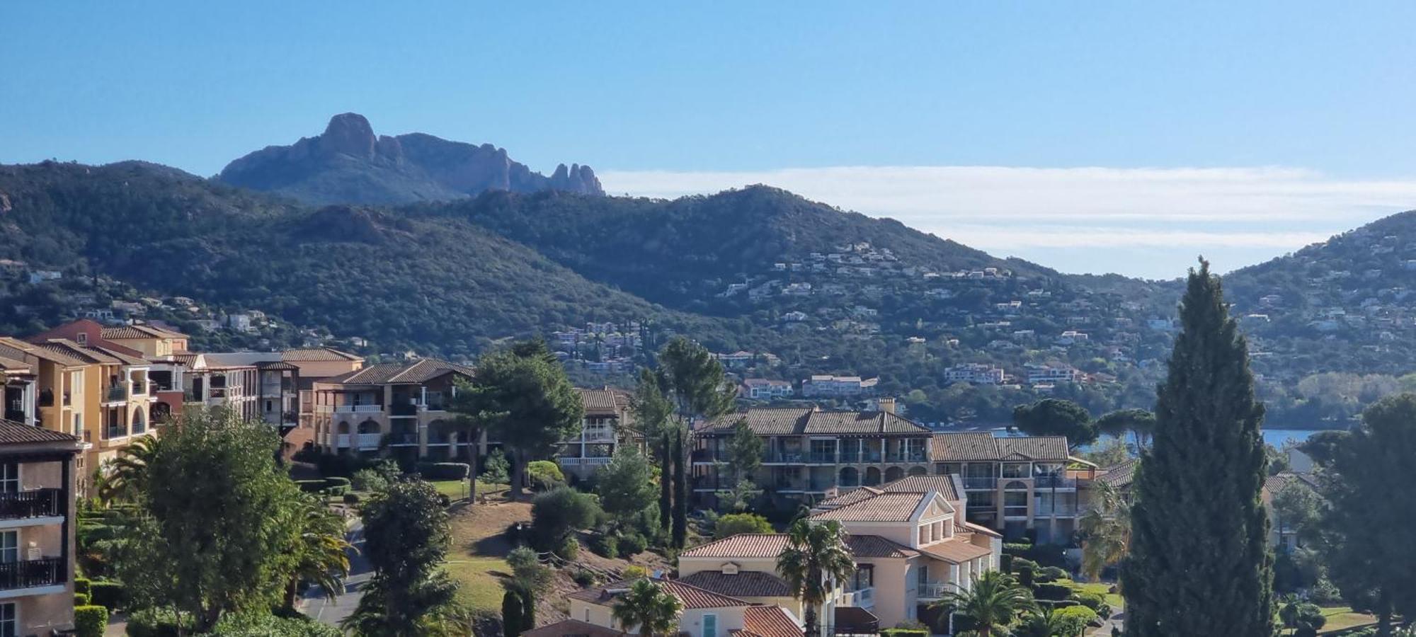 Agay Cap Esterel Village Allee Fleurs - F2 Clim Vue Golf Et Mer - Grande Terrasse Plein Sud Saint-Raphaël Dış mekan fotoğraf